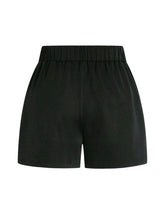 Short con pliegues negro